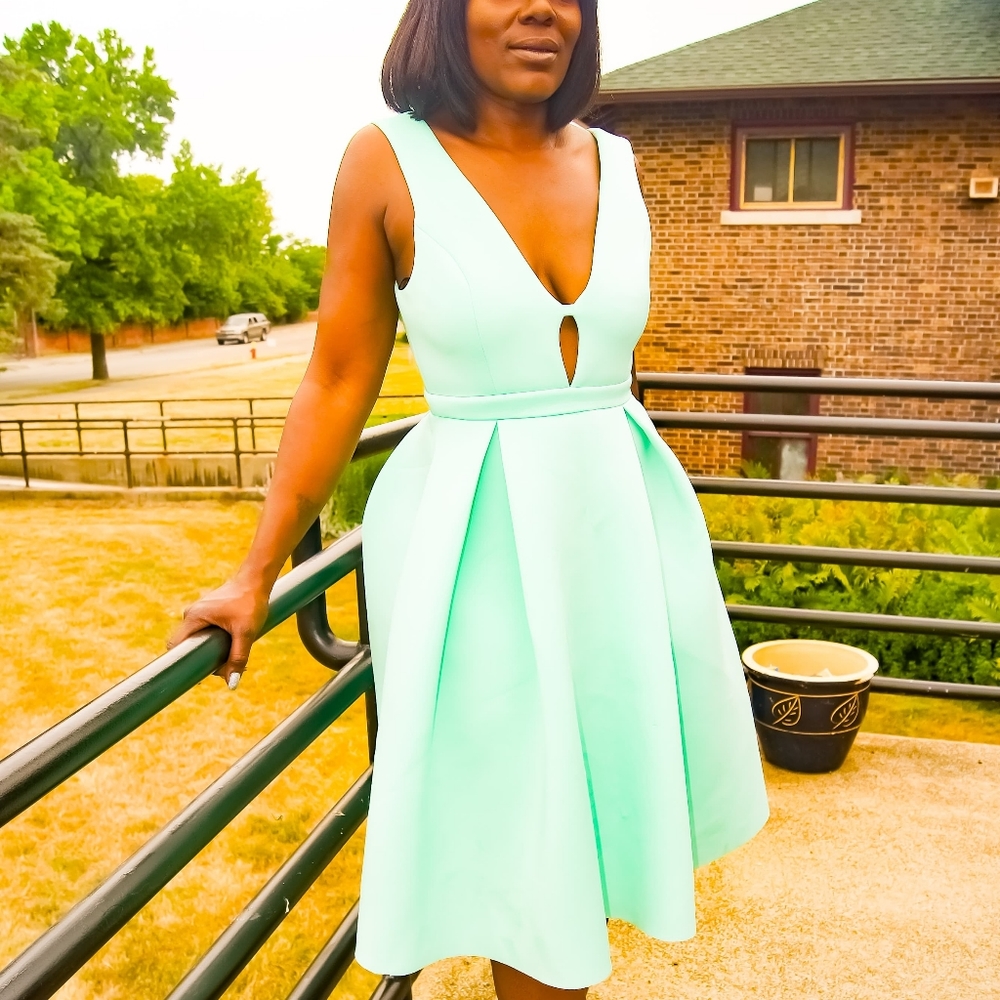 Dress - Picture 2 of 2